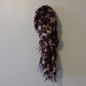 Women's leopard-print scarf